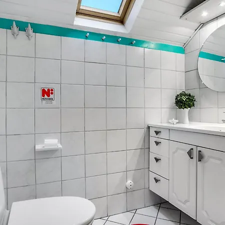 Holiday home 4 Bedroom Pet Friendly In