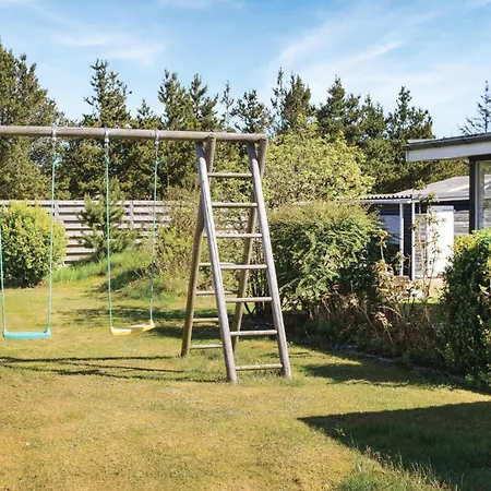 4 Bedroom Pet Friendly In Holiday home