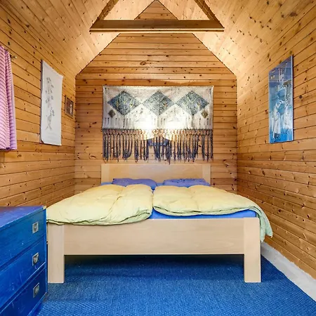 4 Bedroom Pet Friendly In Holiday home *